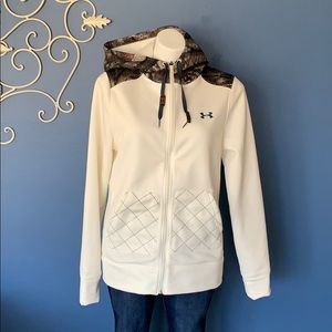 Under Armour Sweatshirt